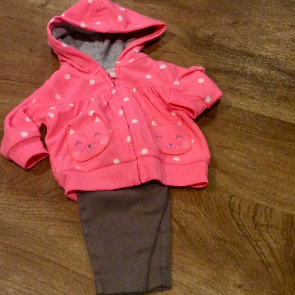 Hooded jacket/ pants set.